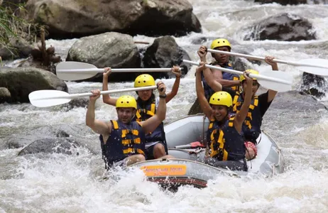 Bali Tour Jangada em White Water - A Mais Longa de Bali