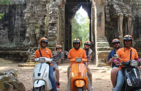 Krong Siem Reap Tour Angkor longe das multidões de Vespa