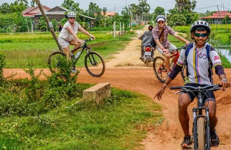Krong Siem Reap Ticket Pedalar pelas estradas secundárias de Angkor