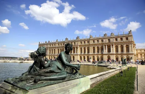 Paris Ticket Guided tour of the Palace of Versailles with priority access from Versailles