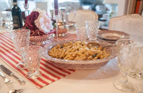 Lucca Tour Comparte tu pasión por la pasta: Clase de pasta y tiramisú para grupos pequeños en casa de un lugareño en Lucca