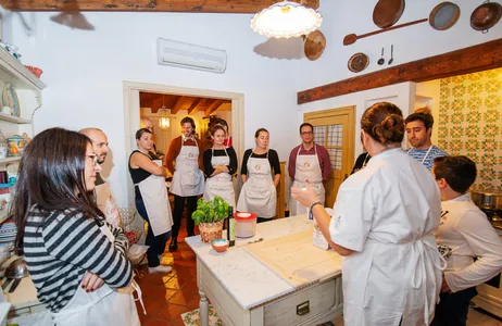Sorrento Ticket Pequeno grupo 3 receitas em Sorrento com um cozinheiro local - almoço e vinho incluídos