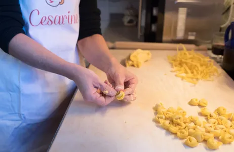 Bologna Tour Aula de Tortellini para pequenos grupos na casa de um morador local com almoço