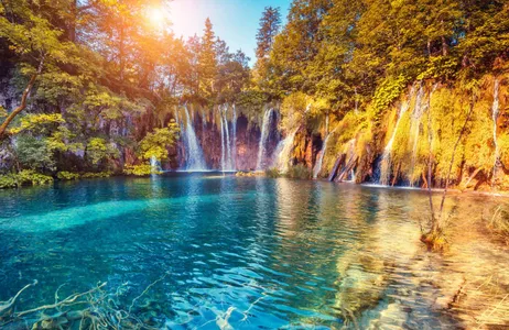 Zagreb Tour Transfer de grupo de Zagreb para Split com ingresso para os Lagos Plitvice incluído