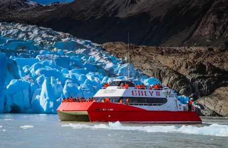 Última Esperanza Tour Navigation to the Grey Glacier from Puerto Natales