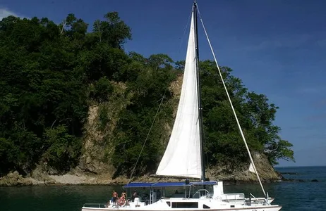 Quepos Tour Aventura de Catamarã de Manuel Antonio