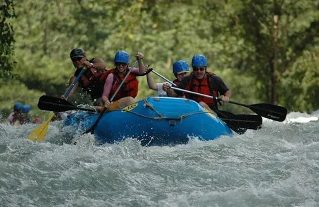 Quepos Tour Rafting em águas brancas no Rio Savegre | Classe III de Manuel Antonio
