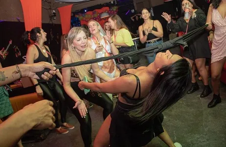 São Paulo Tour Vida Noturna de São Paulo: Pub Crawl na Cidade que Nunca Dorme!