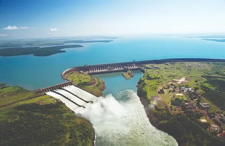 Foz do Iguaçu Ticket Passeio Privado de Meio Dia pela Usina de Itaipu e Refúgio Biológico