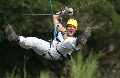 Puerto Viejo Tour Passeio de tirolesa na floresta tropical saindo de Sarapiquí