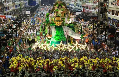 São Paulo Ticket Desfile de Carnaval de São Paulo em Camarote Prime: Com Traslado, Guia, Comida e Bebida