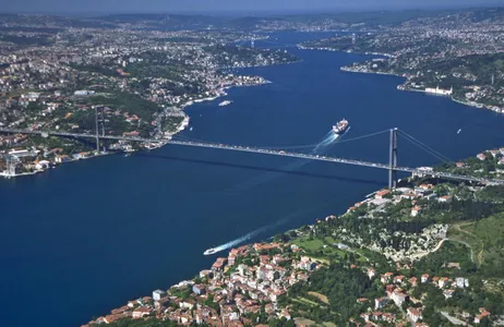 Istambul Tour Crucero al atardecer por el Bósforo (autobús y barco)