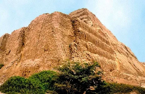 Chiclayo Tour Pirámides enigmáticas de Túcume y la selva tropical de Pómac