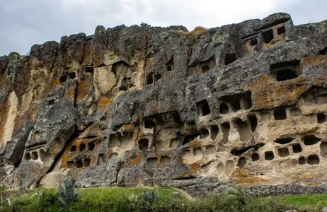 Cajamarca Tour Un día en la naturaleza: Tumbas antiguas de Otuzco y Jardín Hortensia