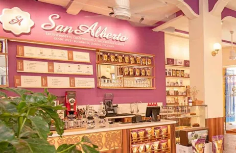 Cartagena Tour Café San Alberto in Cartagena - Passengers staying in the Colonial Sector