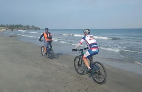 Cartagena Tour Mountain biking through Tierra Bomba in Cartagena