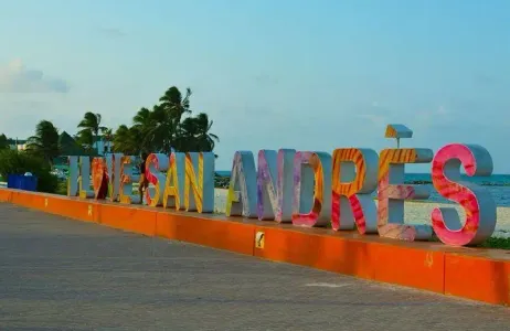 Isla de San Andrés Tour San Andrés Bay Tour with Shared Transportation
