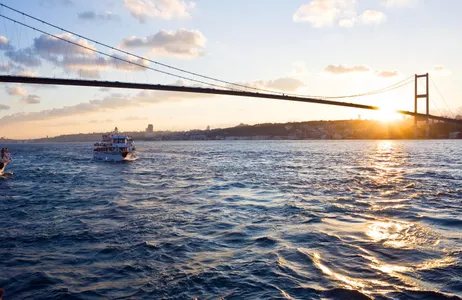 Istambul Tour Crucero al atardecer por el Bósforo