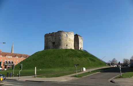 York Tour Torre Cliffords