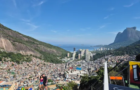 Rio de Janeiro Tour Tour en Jeep por Rocinha: ¡Un viaje al alma de la favela!