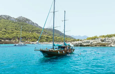 Athens Tour Cruzeiro diurno semiprivado para Agistri, Moni e Aegina com natação