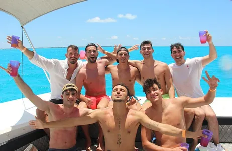 Cancún Tour Spring Festival in Isla Mujeres: Catamaran, Snorkeling, and Open Bar