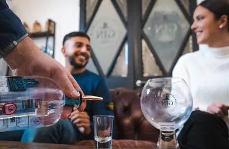 Warwick Tour Cócteles en la destilería de ginebra Warwickshire