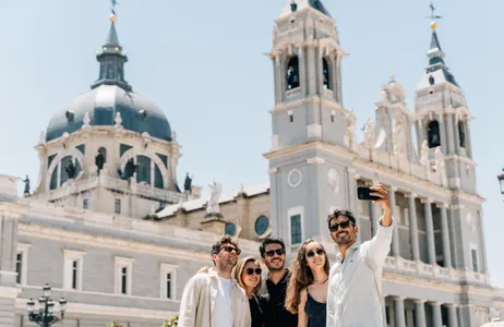 Madri Tour Madrid Heritage: Walking Tour of the Historic Center and Skip-the-Line Ticket to the Royal Palace
