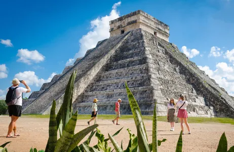 Mérida Tour Chichen Itza, Cenote Swim, and the Magical Town of Izamal with Lunch Included from Merida