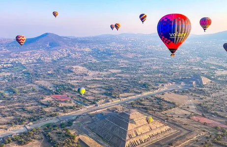 Mexico City Tour Paseo en globo aerostático sobre Teotihuacan y el Santuario de Guadalupe