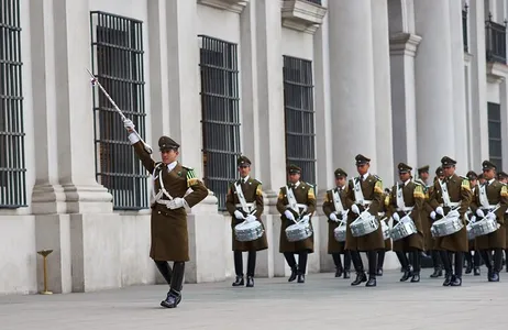 Santiago Ticket Troca da Guarda: La Moneda, Centro Histórico e Tour Privado de Santa Lucía