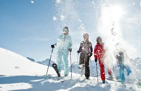 Interlaken-Oberhasli District Ticket Experiencia de esquí suizo en Jungfraujoch con transporte desde Zurich.