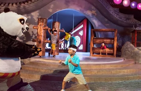 Dubái Ticket Motiongate: Entrada de un día + traslado privado