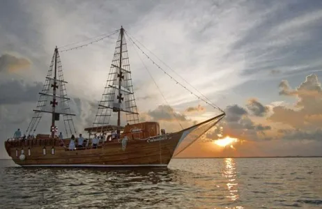 Cancún Tour Jantar Romântico a bordo do Columbus