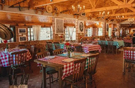 Gramado Tour Lunch at Villa Italia - Museum &amp; Cantina