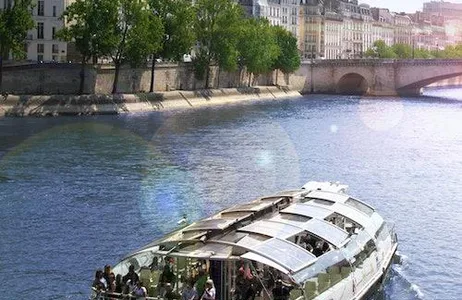 Paris Ticket Batobus Paris: serviço de transporte em barco fluvial