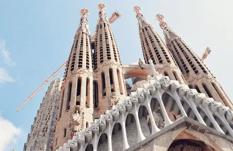 Barcelona Ticket Sagrada Família: Tour Guiado + Acesso às Torres