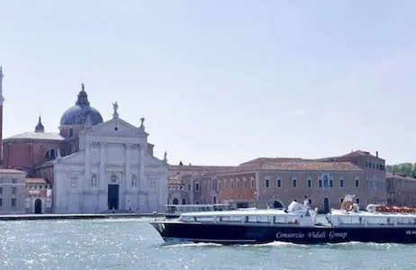 Venice Ticket Murano, Burano e Torcello: passeio de barco à tarde saindo da estação de trem