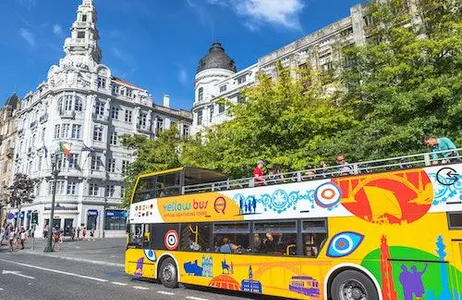 Porto Ticket Porto: excursão hop-on hop-off em ônibus amarelo, cruzeiro no rio e visita à adega