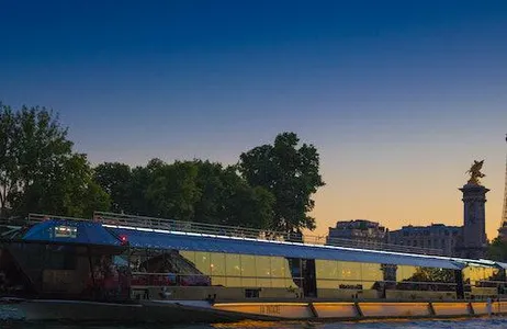 Paris Ticket Cruzeiro com Jantar em Bateaux-Mouches