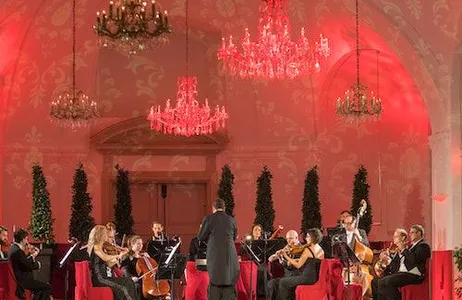 Vienna Ticket Excursão noturna autoguiada pelo Palácio de Schönbrunn + Jantar + Concerto no Orangery