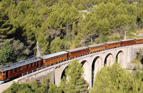 Palma de Mallorca Ticket Excursão autoguiada a Maiorca de Palma a Sa Calobra (trem, bonde e barco Sóller)