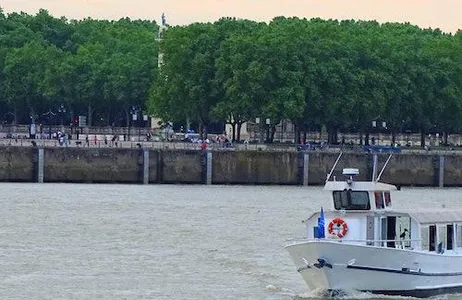 Bordeaux Ticket Bordéus ao longo da água