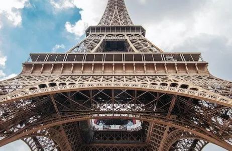 Paris Ticket Torre Eiffel: visita guiada para pequenos grupos ao cume