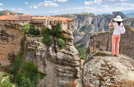 Athens Ticket Atenas a Meteora: viagem diurna de trem em inglês ou espanhol