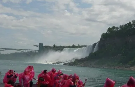 Niagara Falls (CA) Ticket Excursão às Cataratas Canadenses com cruzeiro de barco e torre Skylon