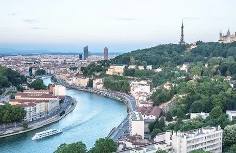 Lyon Ticket Jantar Cruzeiro no Saône por Les Bateaux Lyonnais Hermès I