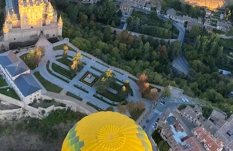 Segovia Ticket Segóvia: voo de balão de ar quente com café da manhã e cava