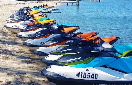 Main Beach Ticket Safari de jet ski de 1,5 horas e parada na ilha