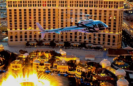 Las Vegas Tour Sobrevoo de Helicóptero pela Strip em horário Noturno - Com Transfer